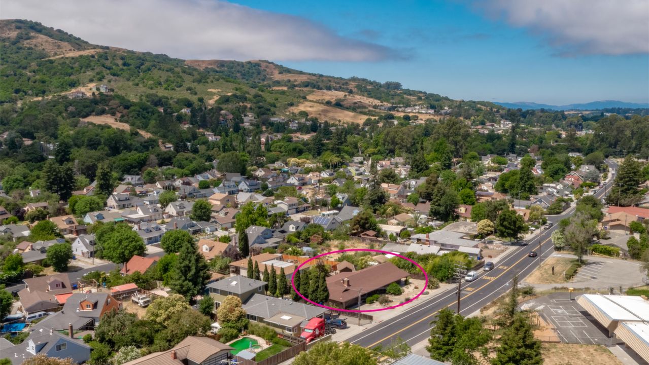 5852 Olinda Rd., El Sobrante, CA, 94803 Scene 2