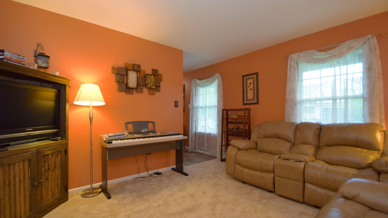 104 Queen Ann Cir, Douglassville, PA, 19518 Scene 2