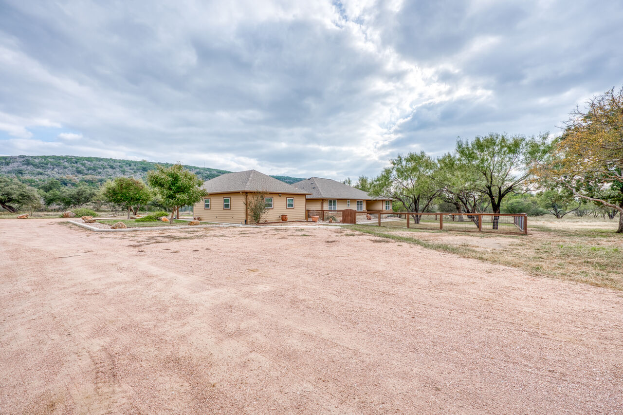 395 Lehne Loop, Buchanan Dam, TX, 78609 Scene 3