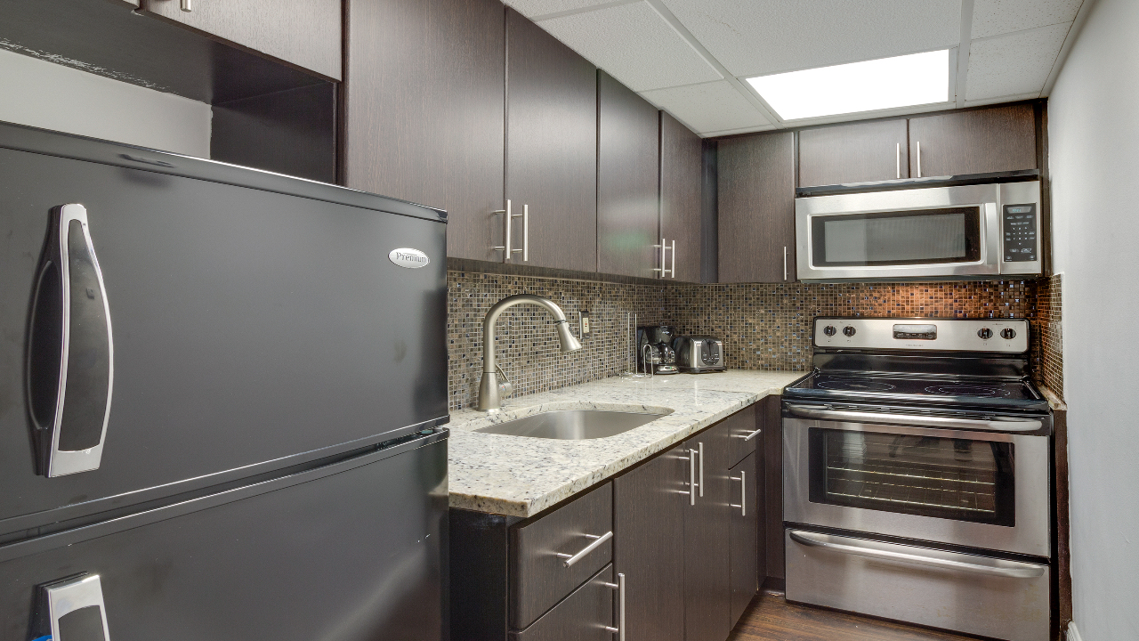 Empire-Condo-#306-04