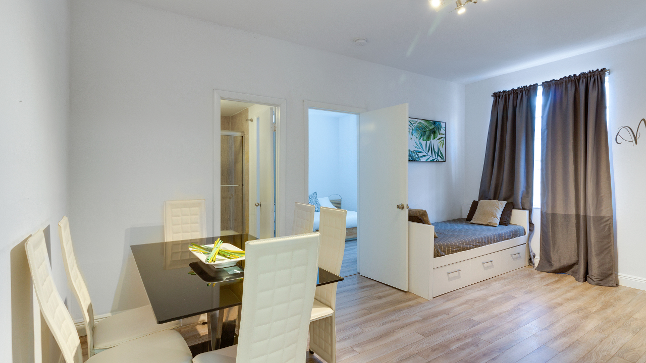 Empire-Condo-#306-01
