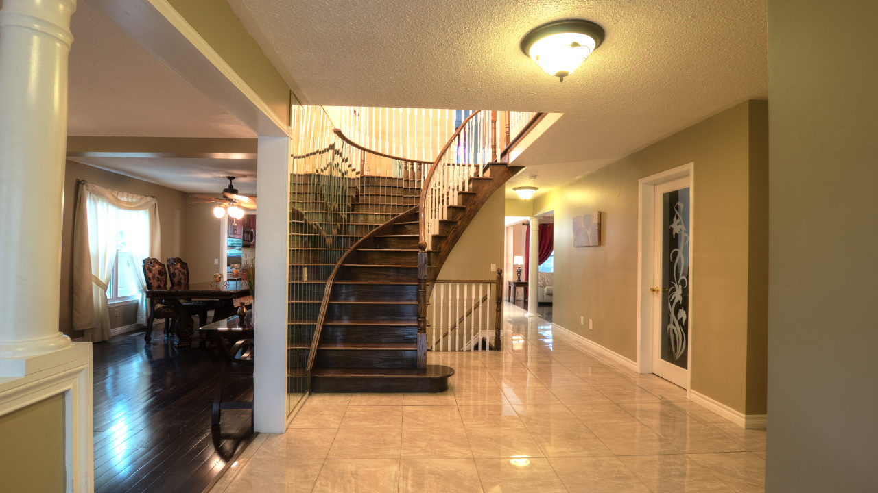 10 Laura Crt, Brampton, ON, L6S5E9 Scene 3