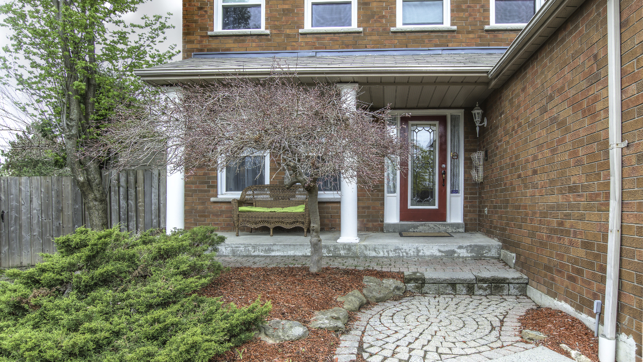 10 Laura Crt, Brampton, ON, L6S5E9 Scene 2