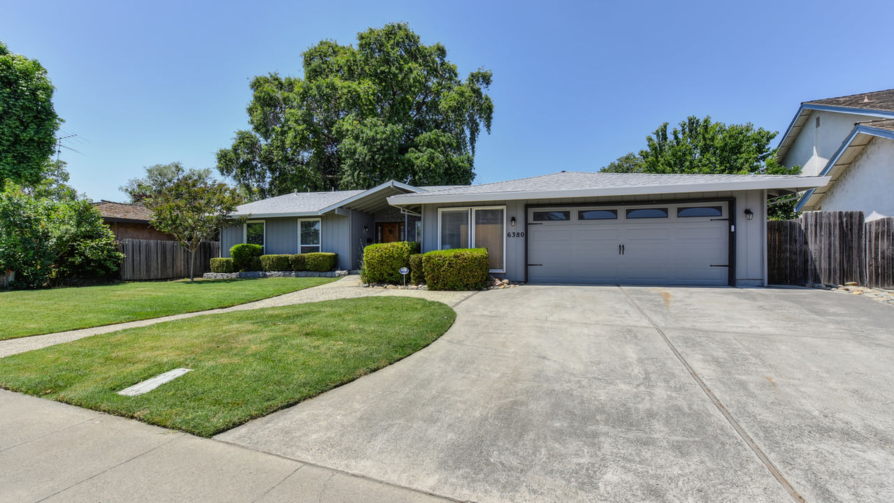 6380 Surfside Way, Sacramento, CA, 95831 Scene 2