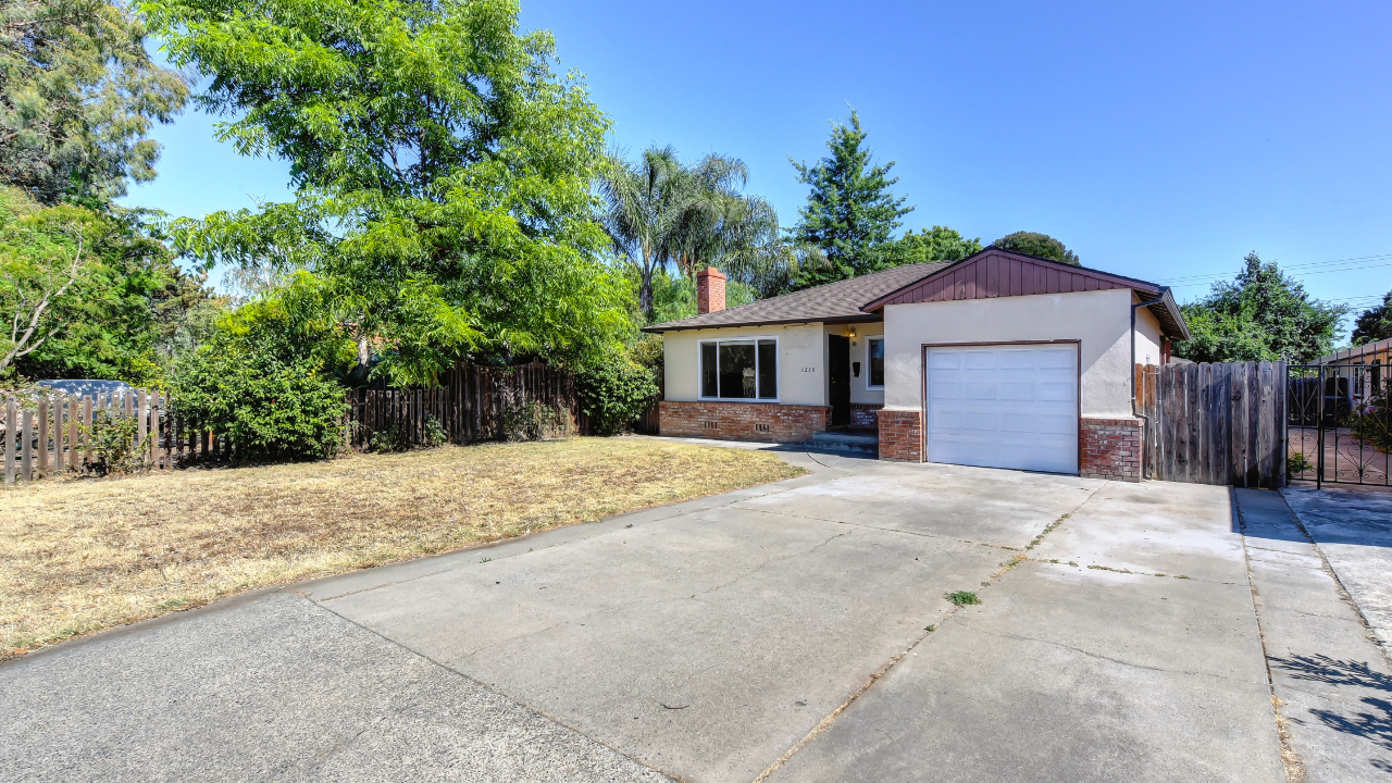 2228 15th Ave, Sacramento, CA, 95822 Scene 2