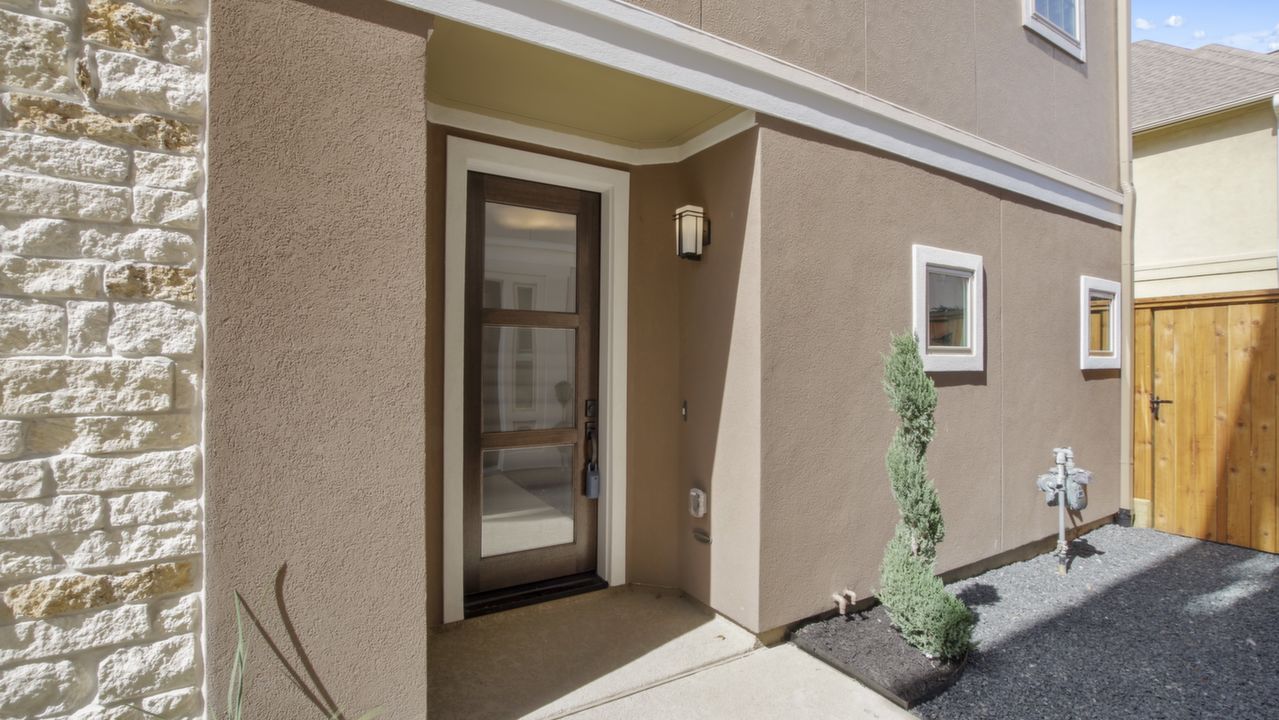 11024AyrshireParkLn_003