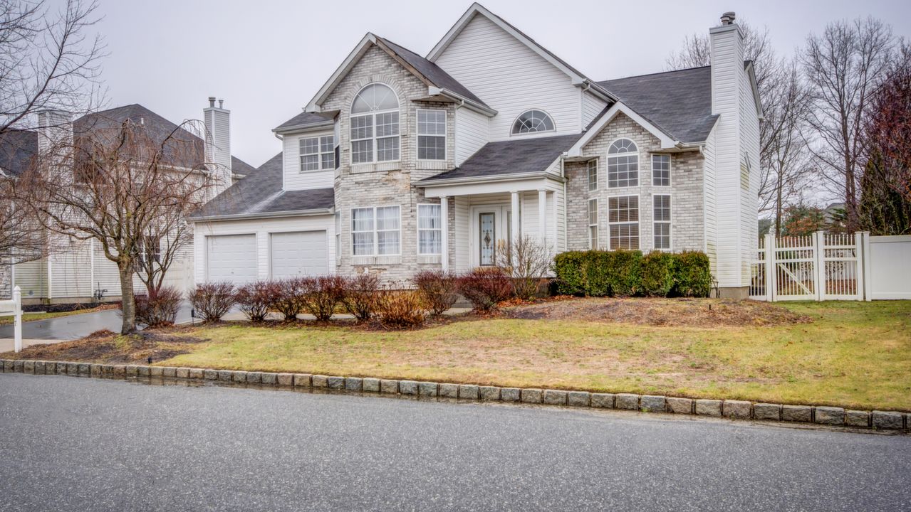 7 Summerfield Dr, Holtsville, NY, 11742 Scene 3