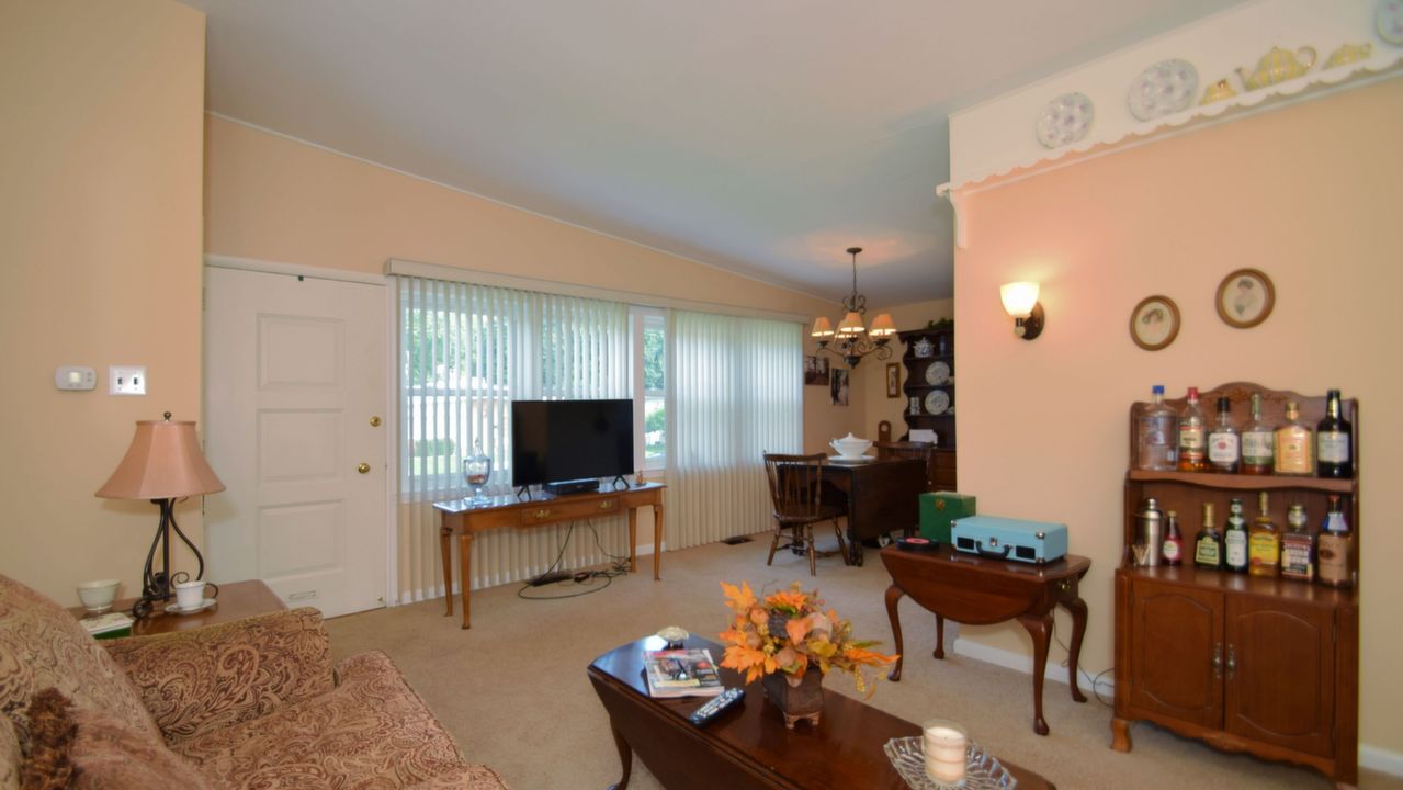 1012 Grant Ave, Philadelphia, PA, 19115 Scene 2