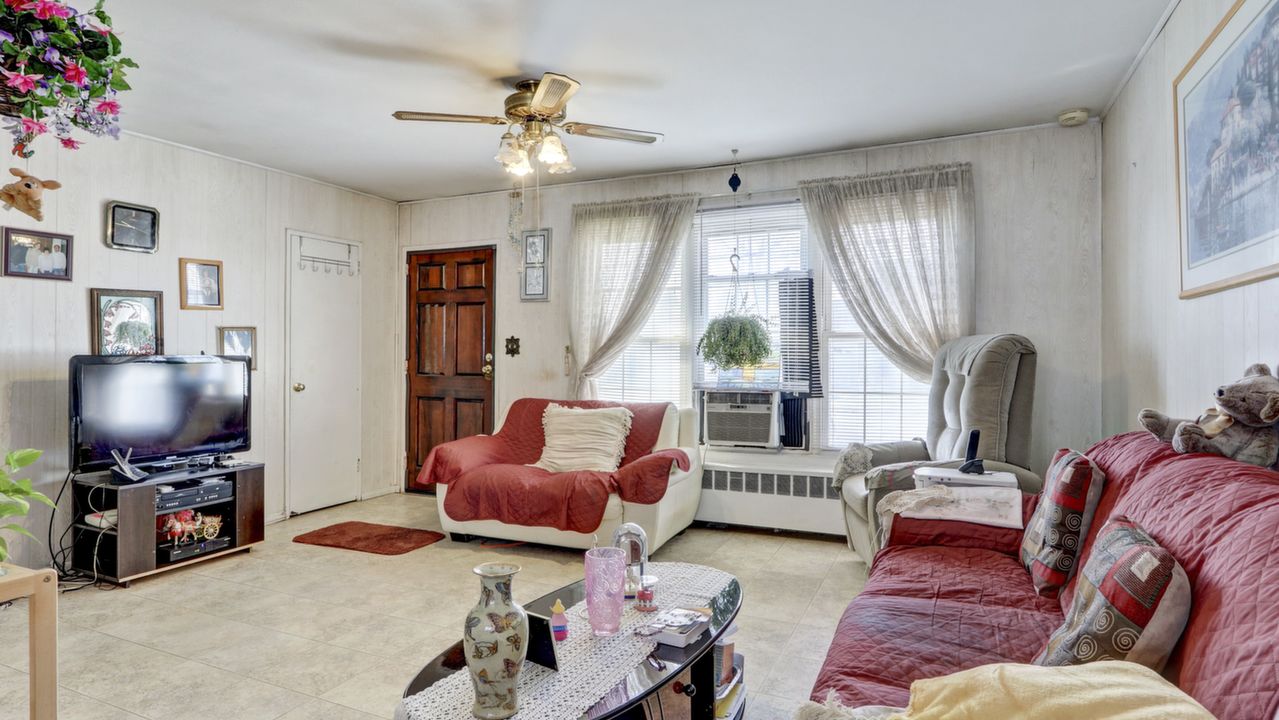 771 Milligan Ln, West Islip, NY, 11795 Scene 4