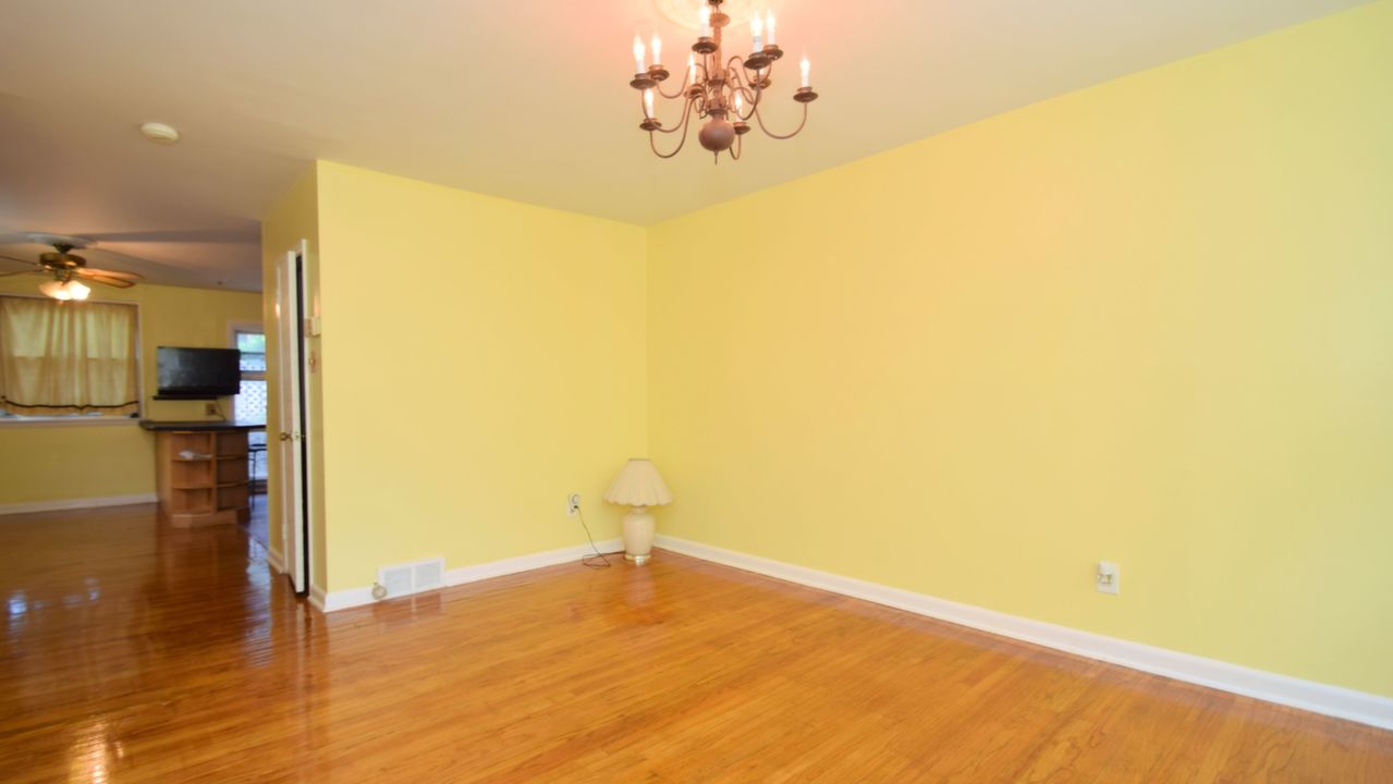 5300 Vicaris St, Philadelphia, PA, 19128 Scene 2