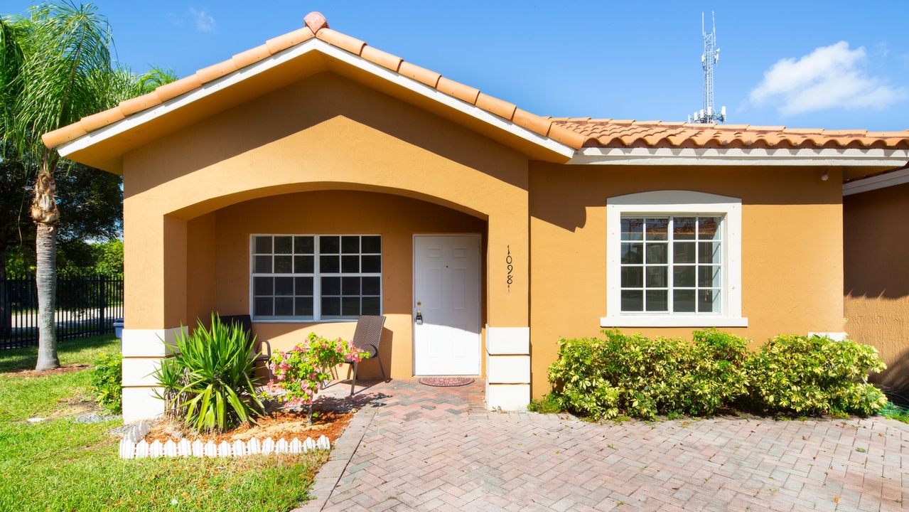 10981-SW-181st-St-01