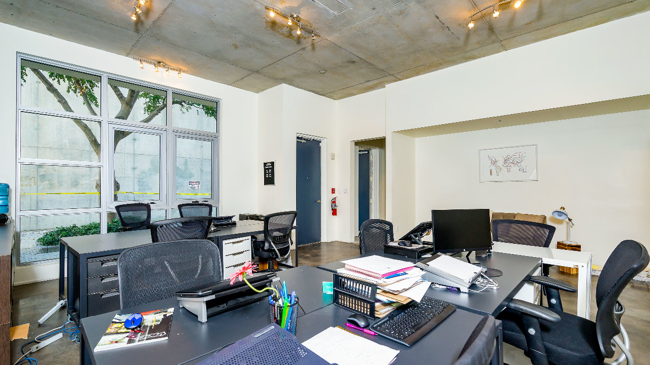 3449-NE-1st-Ave-#110-(L33)-02