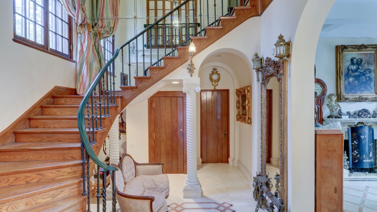 220 Woodside Dr, Hewlett, NY, 11557 Scene 3