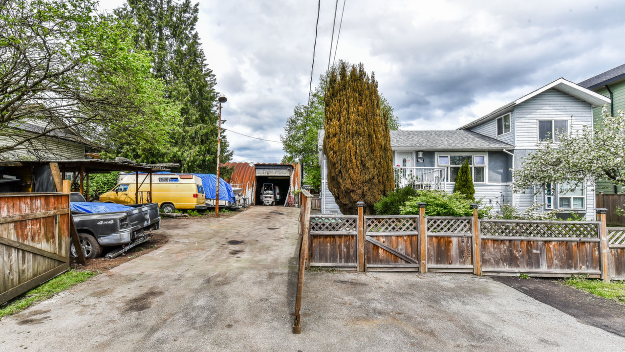 12719 113A Ave, Surrey, BC, V3V 3M3 Scene 3