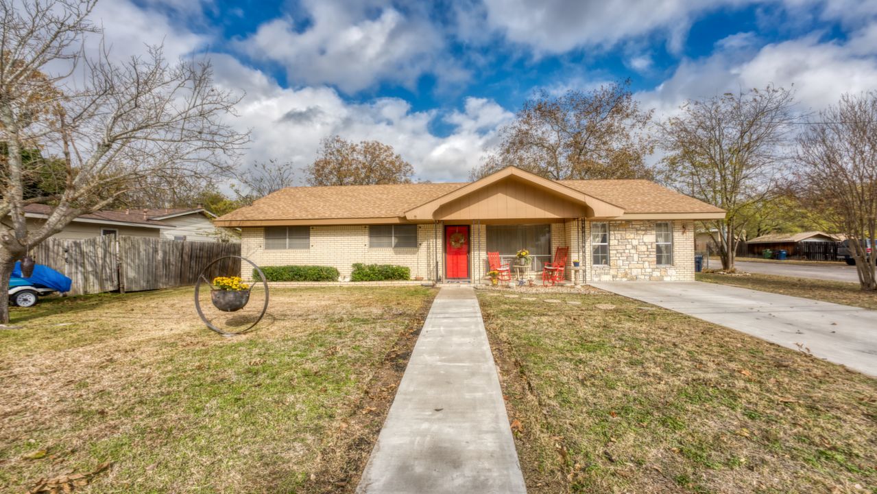 904 Wofford, Burnet, TX, 78611 Scene 1