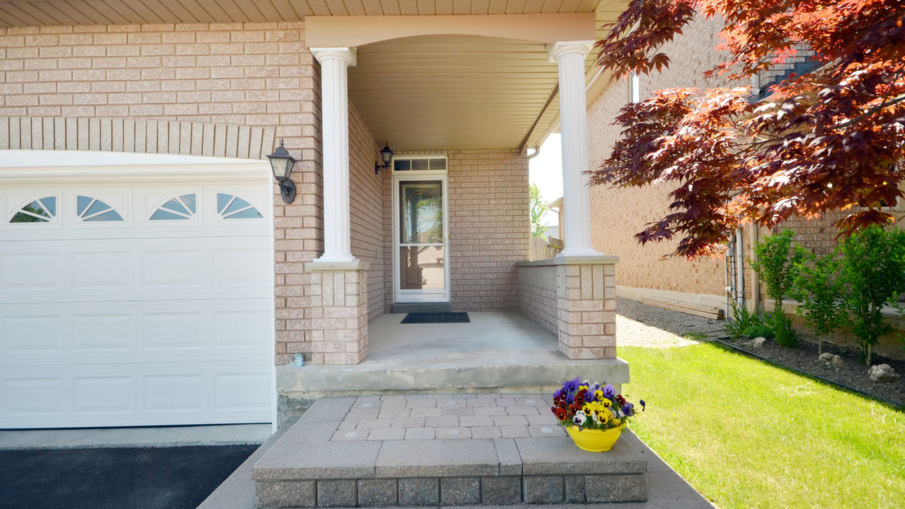  Located In The Prestigious "Snelgrove" Community, 