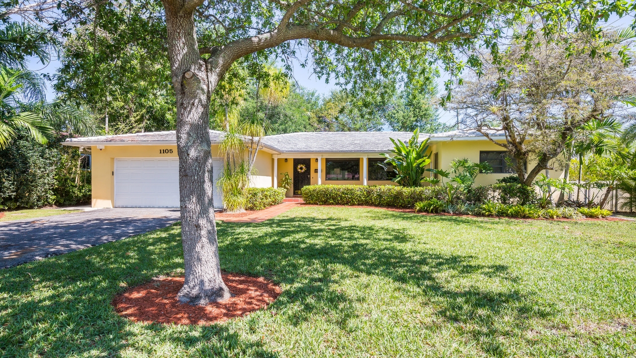 1105-Andora-Ave-01