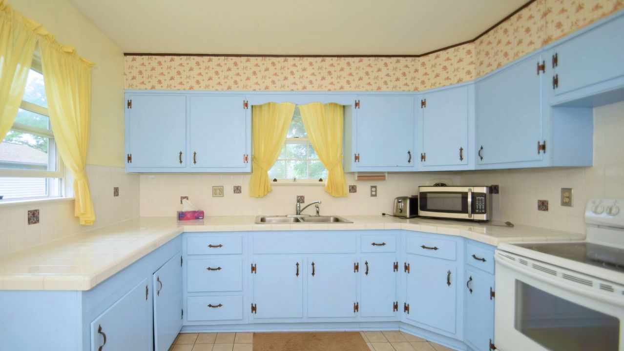 302 Crestview Rd, Lansdale, PA, 19446 Scene 3