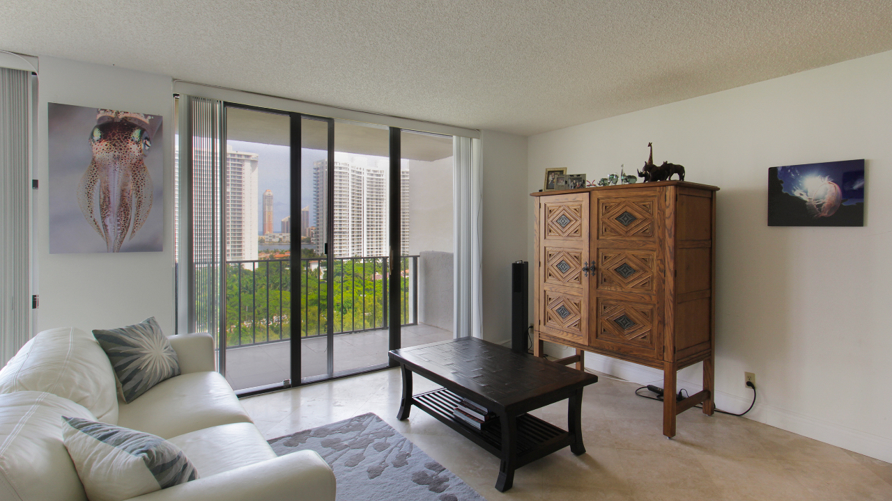 Biscayne-Cove-Unit-1604-03