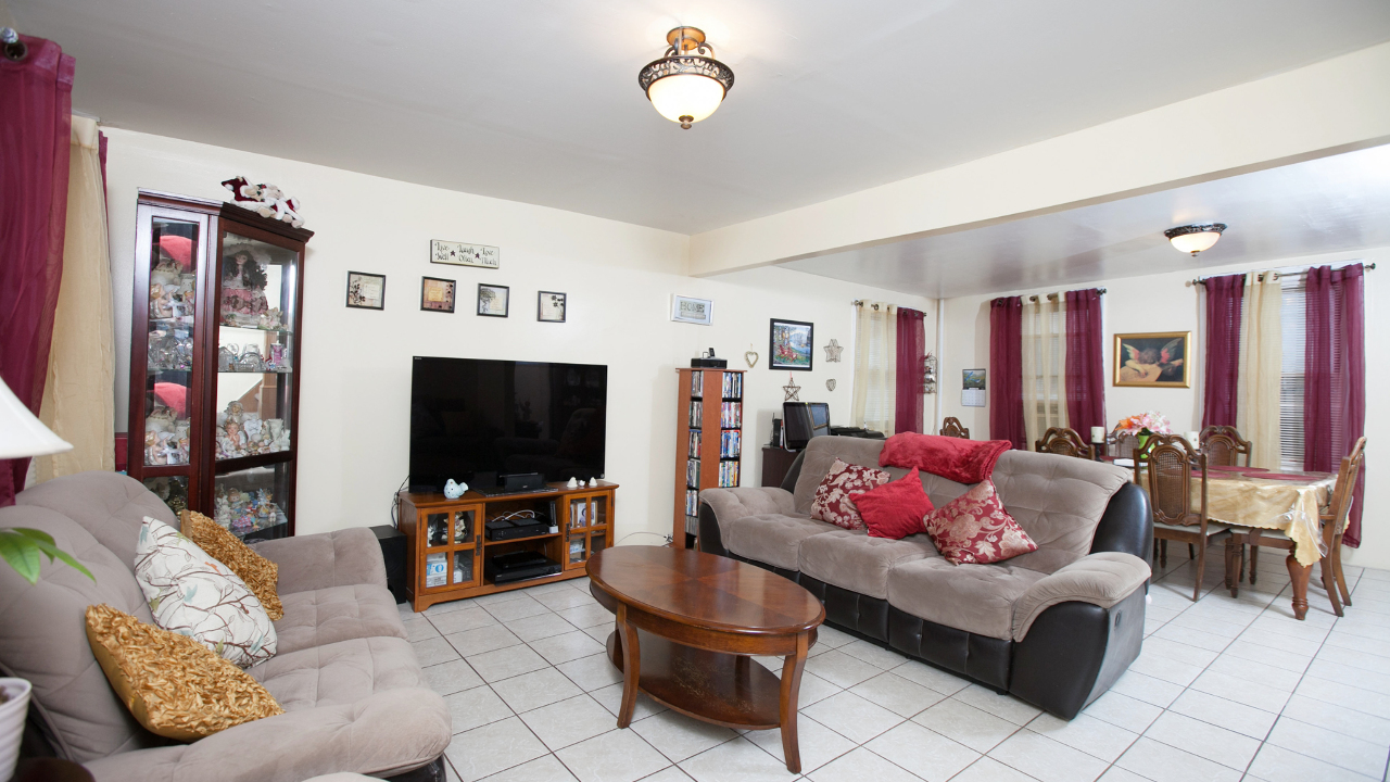 68-49 Jay Ave, Maspeth, NY, 11378 Scene 2