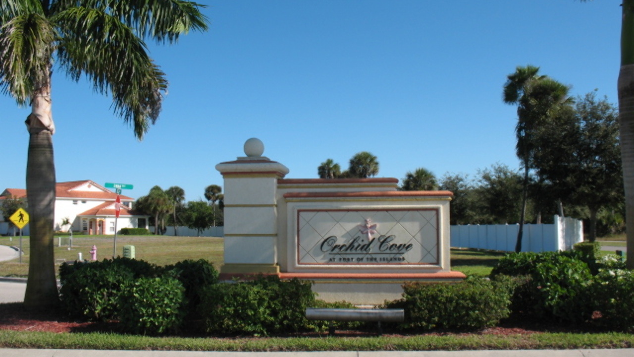 Orchid Cove Entrance