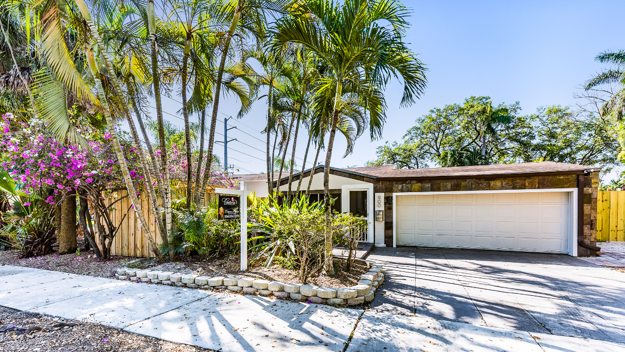 900-SW-18th-St-01