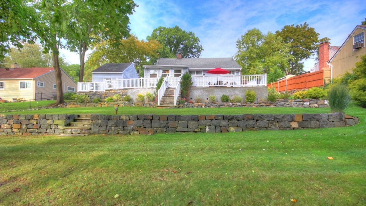 Beautifully Tiered Yard