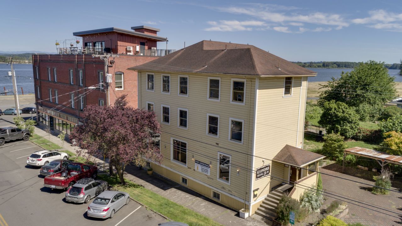 71 Cowlitz St, Saint Helens, OR, 97051 Scene 1