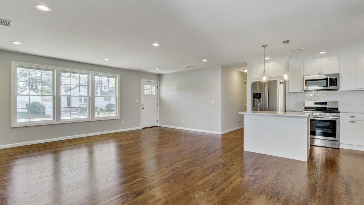 696 Partridge Ave, West Hempstead, NY, 11552 Scene 3