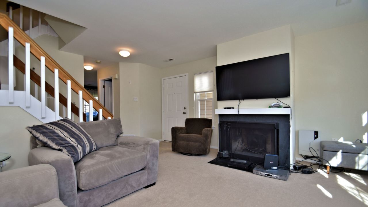 1303 Kenwood Dr, North Wales, PA, 19454 Scene 2