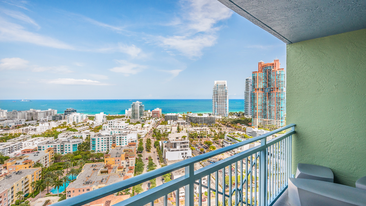 Yacht-Club-at-Portofino-#2707-03