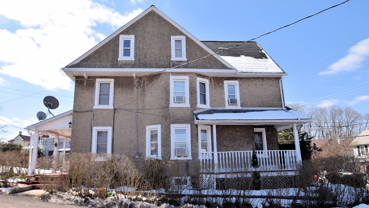 114 E Chestnut St, Souderton, PA, 18964 Scene 1