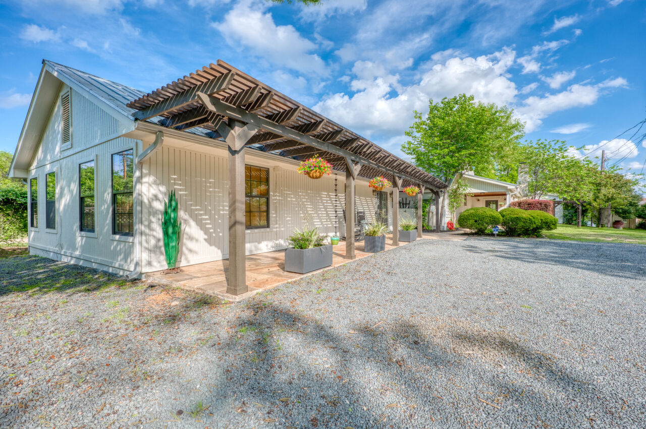 1102 Euel Moore, Kingsland, TX, 78639 Scene 2