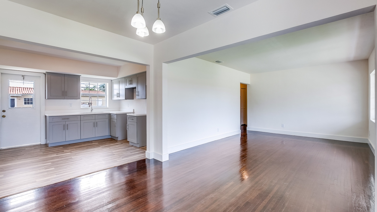 345-W-63rd-St-03