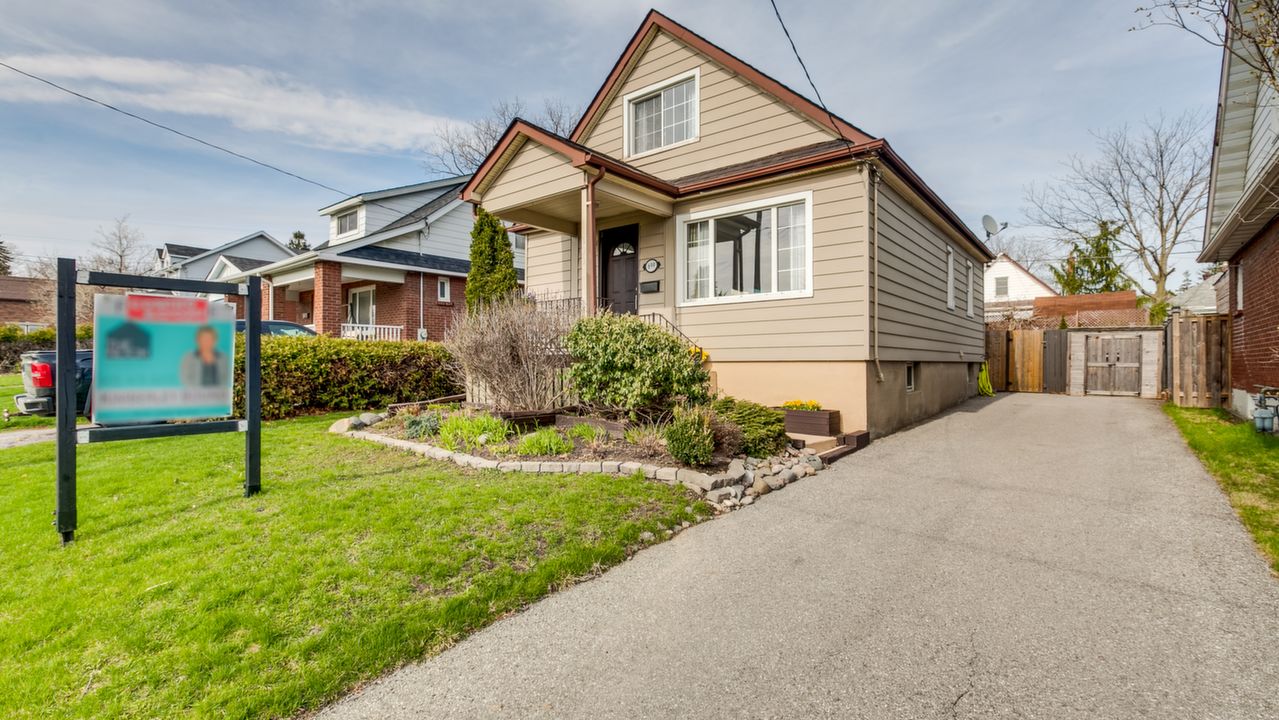 699 Hortop Street, Oshawa, ON, L1G 4N7 Scene 1