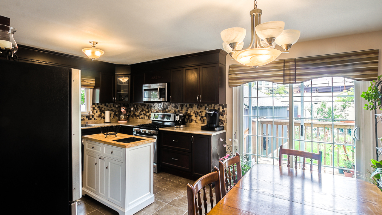 23 Rainbow Drive, Woodbridge, ON, L4L 2K3 Scene 3