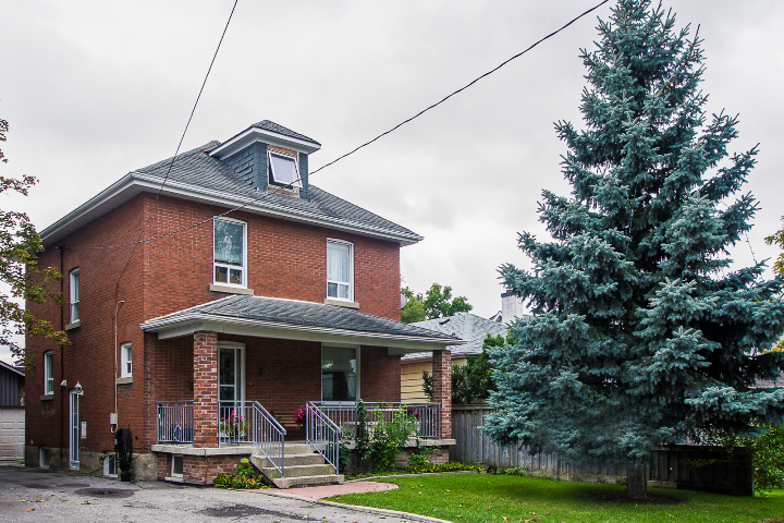 23 Rainbow Drive, Woodbridge, ON, L4L 2K3 Scene 1