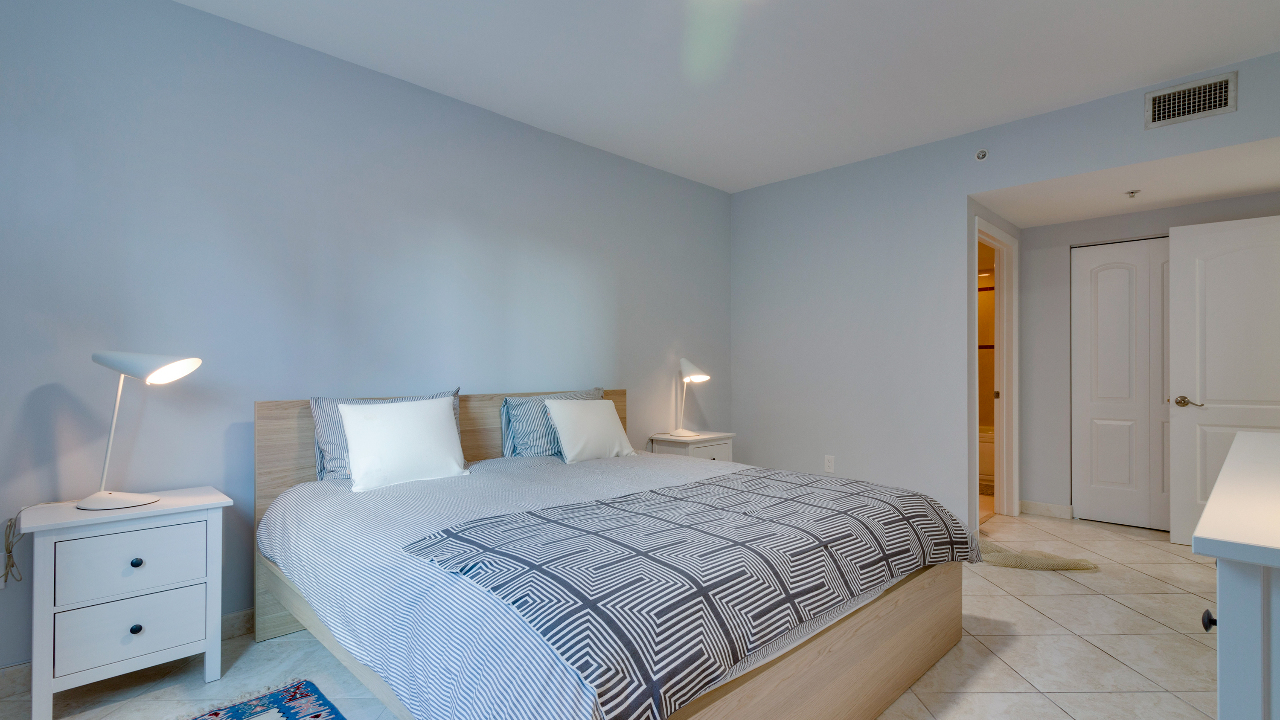 Cosmopolitan-#2318-08