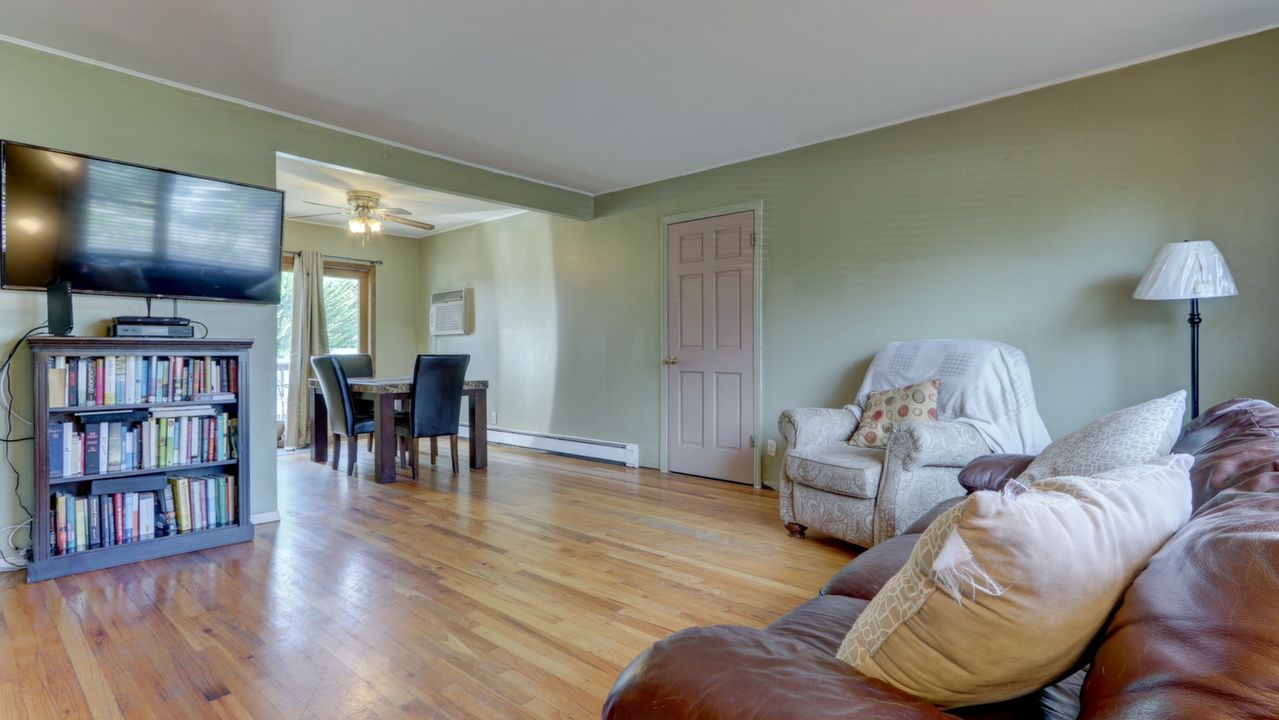 12 Perry Ave, Bethpage, NY, 11714 Scene 4