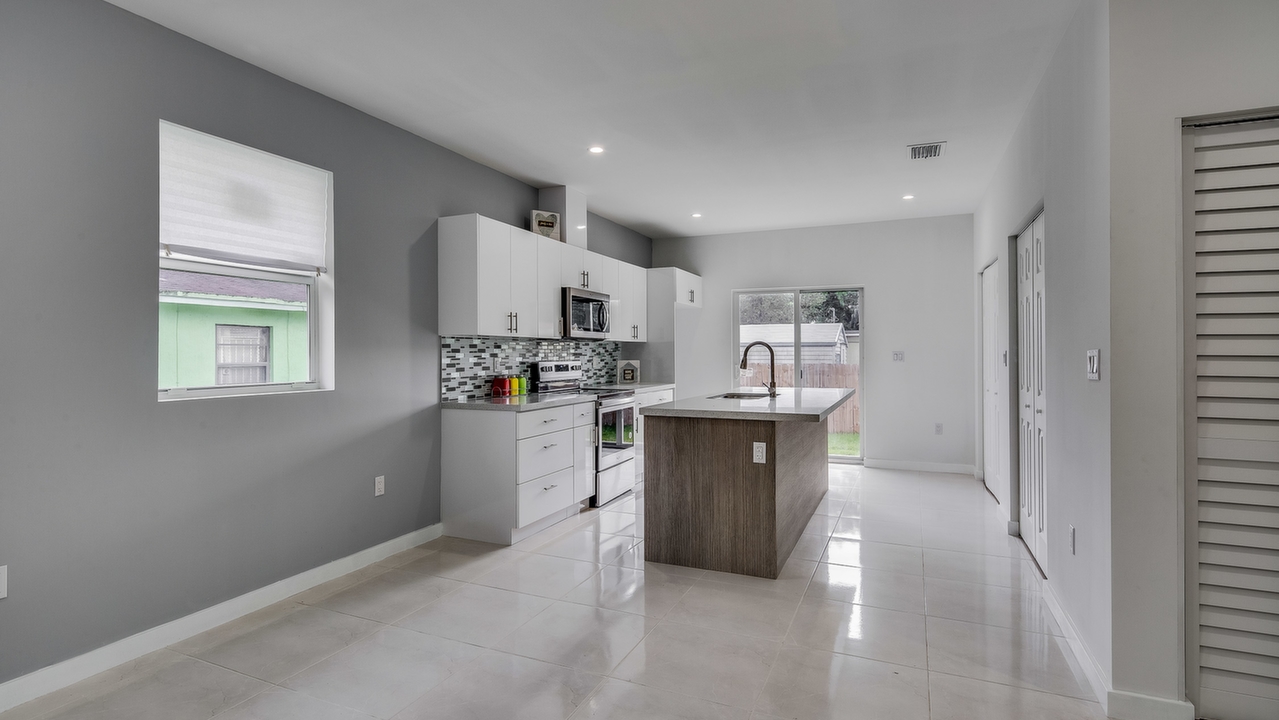 2020-NW-87th-St-04