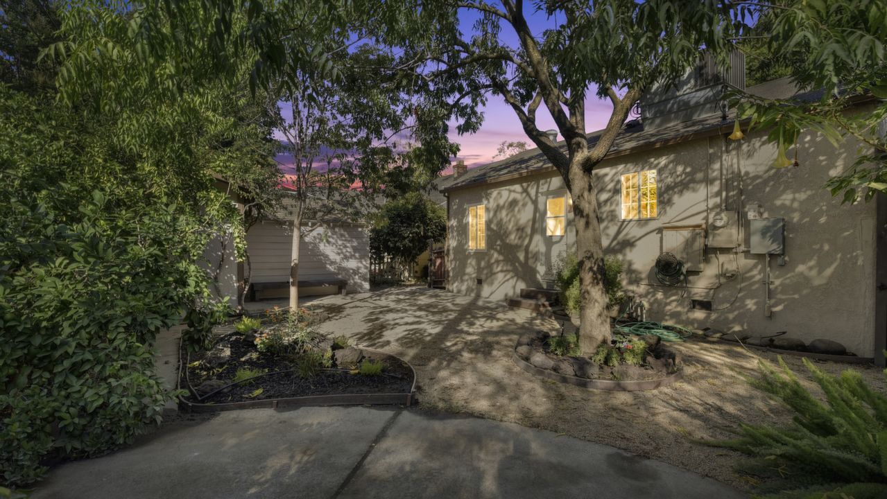 532 40th St
Sacramento, CA, Sacramento, CA, 95819 Scene 2