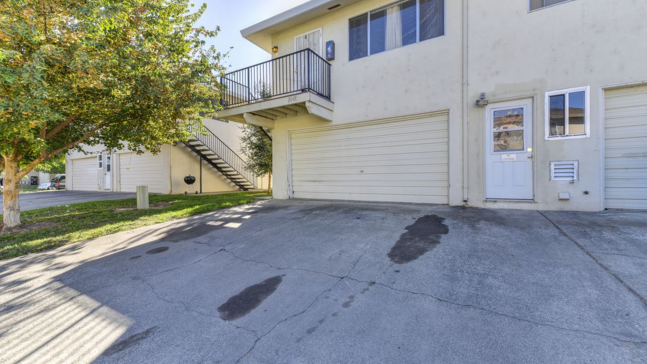 9049 El Cajon Way, Unit 4, Sacramento, CA, 95826 Scene 1