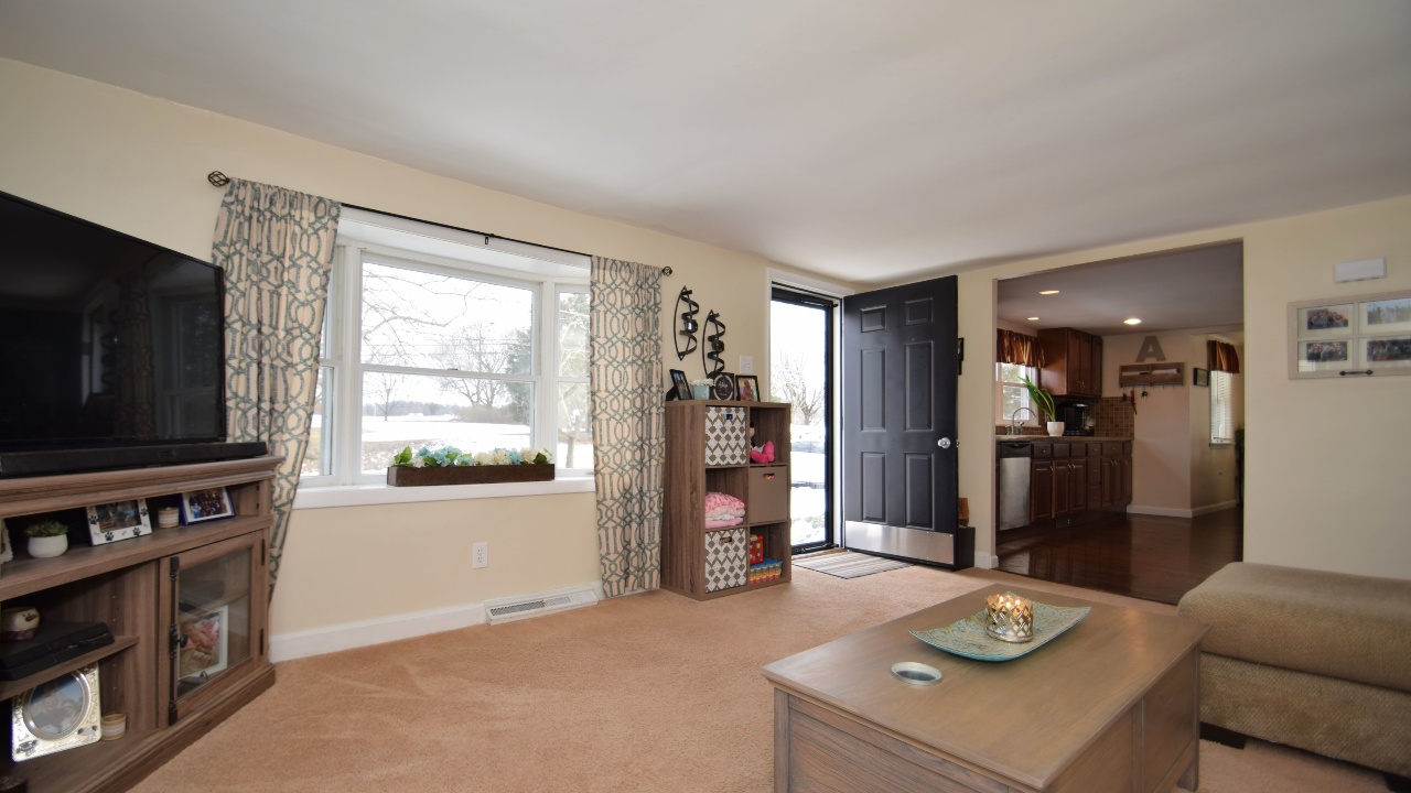 2785 Charlotte St, Gilbertsville, PA, 19525 Scene 2
