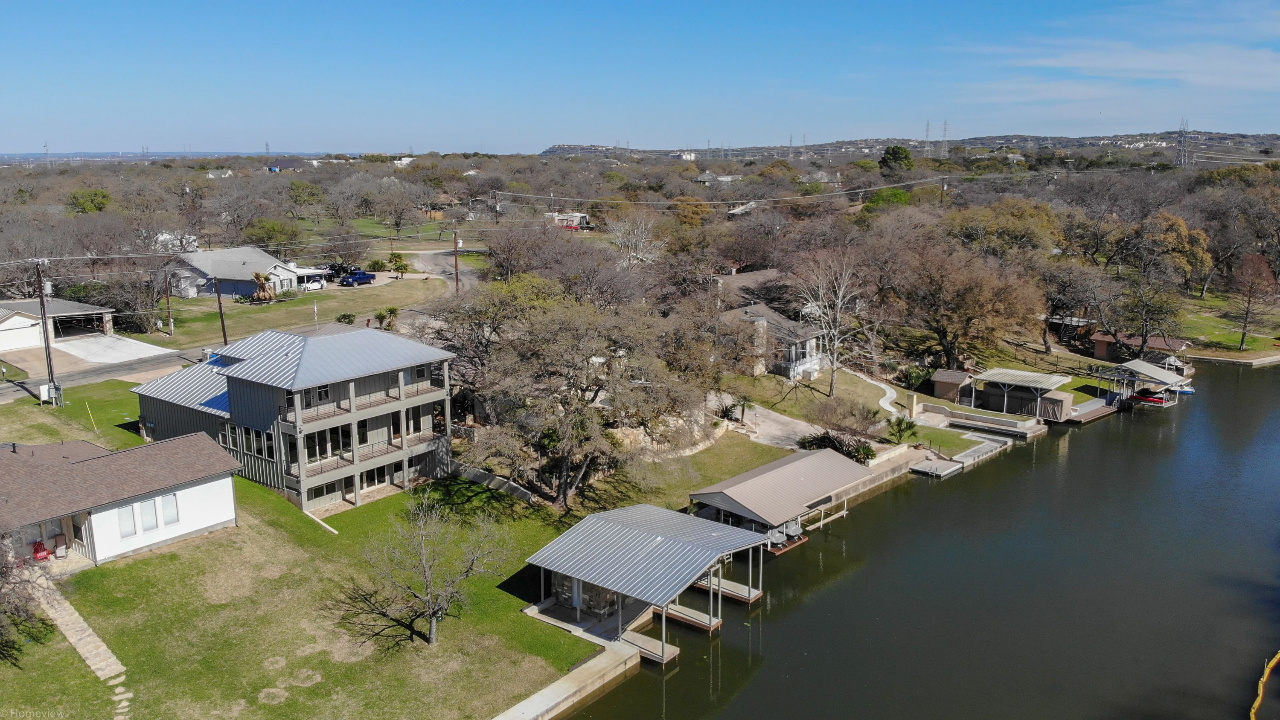 532 Pecan Creek Drive, Horseshoe Bay, TX, 78657 Scene 2