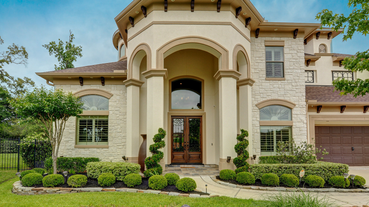 02-  19 Valley Cottage