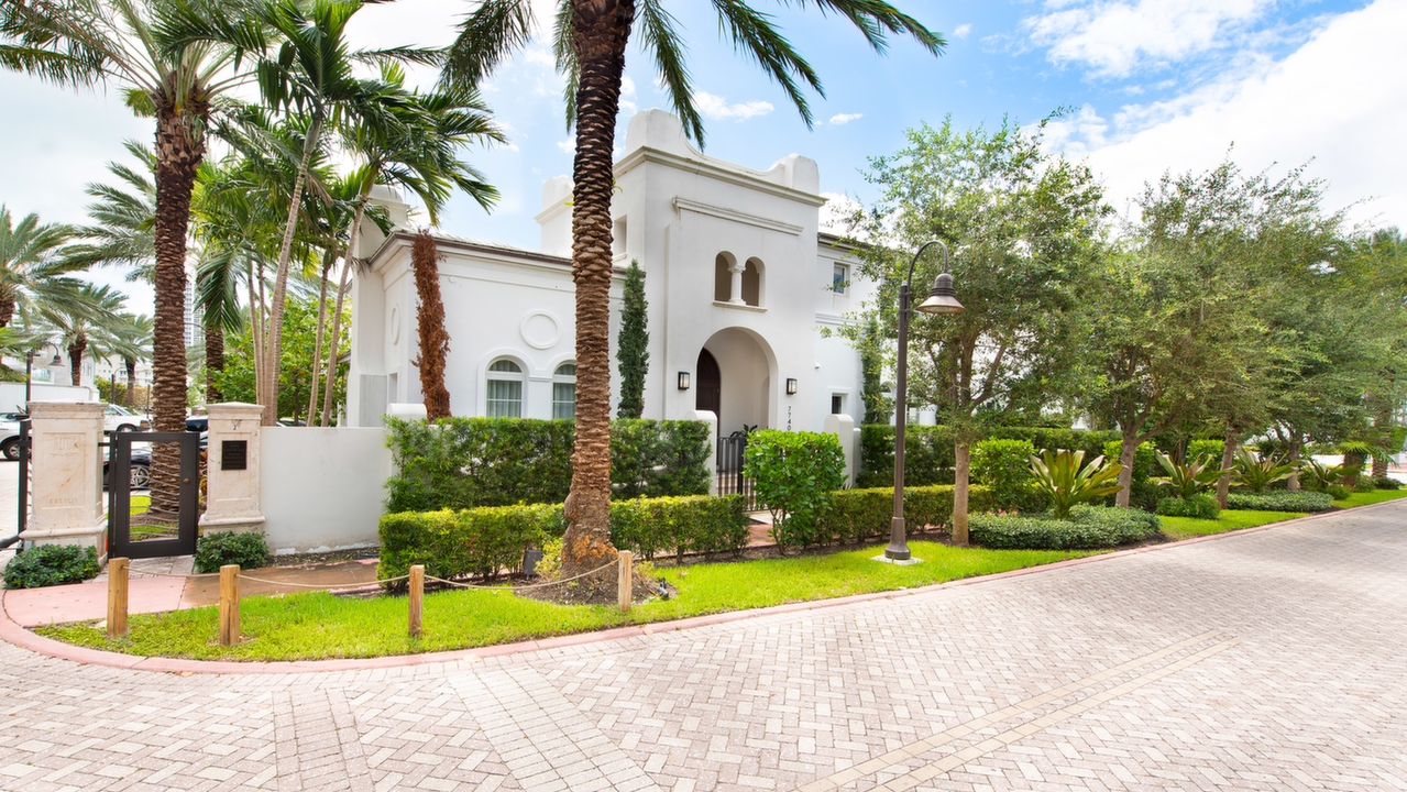 7740-Atlantic-Way-01