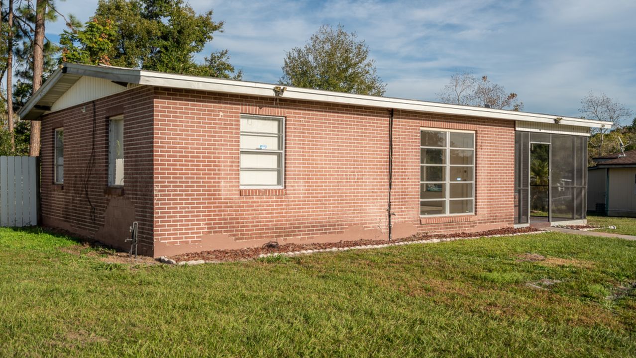 915 Shorecrest Ave-12