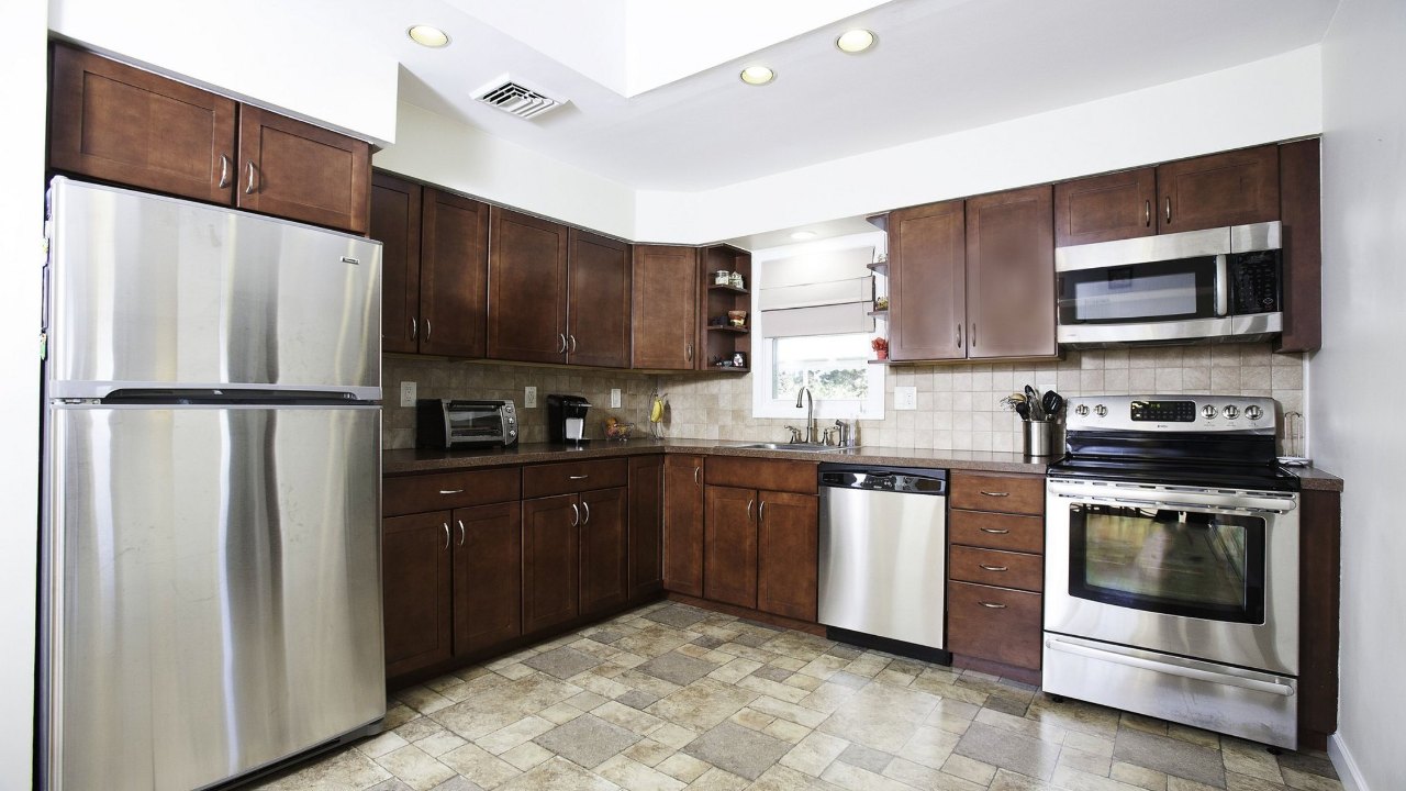 518 Secatogue Ave, Farmingdale, NY, 11735 Scene 3