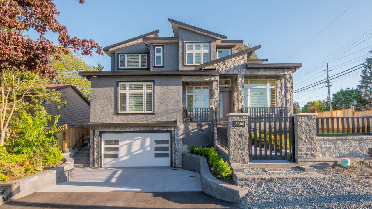 15608 18 Ave, Surrey, BC, V4A 4T1 Scene 1