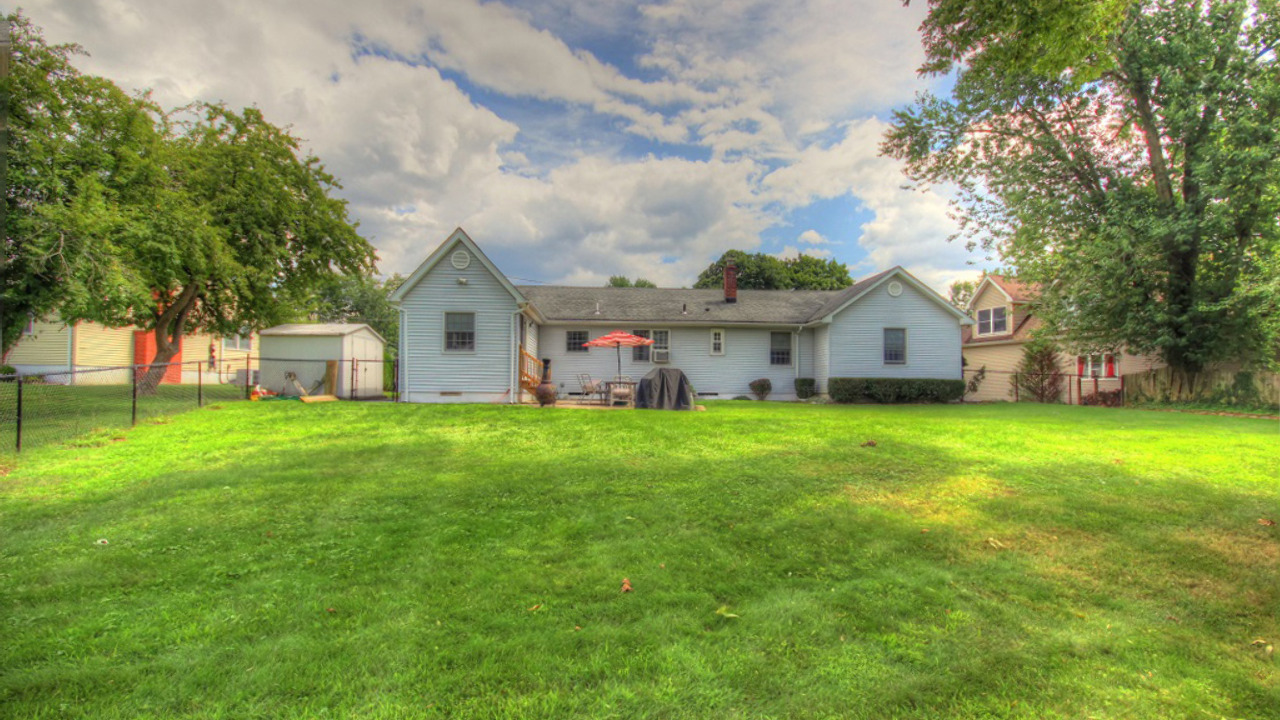 Level Fenced in Yard